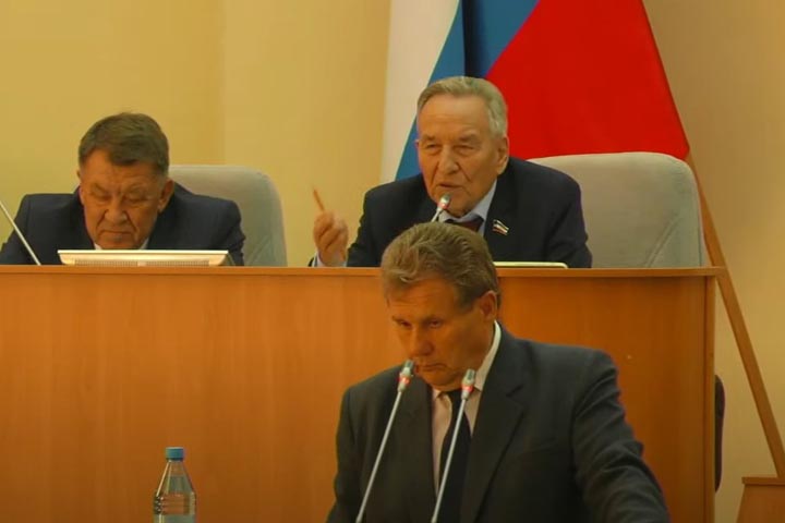 «Прокукарекали во всех СМИ, что что-то сделали» - спикер парламента раскритиковал замглавы Хакасии